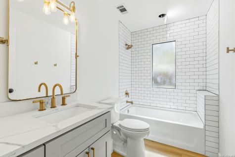 221 W Highland Drive Boerne TX 78006