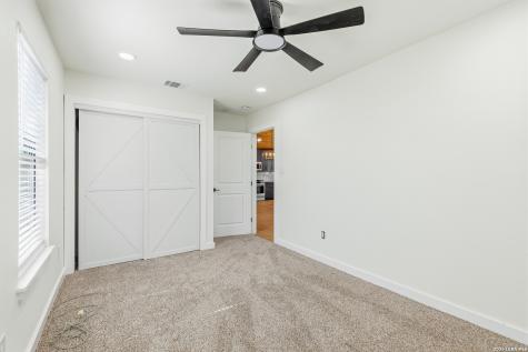 221 W Highland Drive Boerne TX 78006