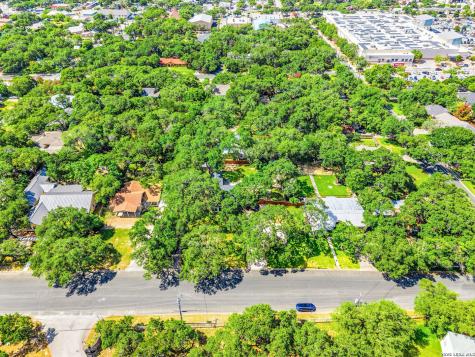 221 W Highland Drive Boerne TX 78006