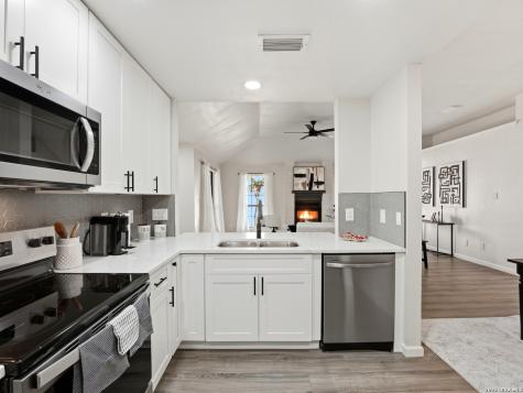 858 Amberstone San Antonio TX 78258
