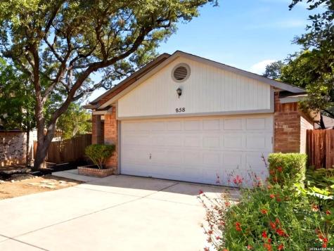 858 Amberstone San Antonio TX 78258