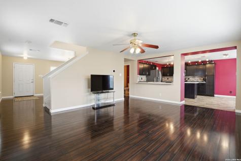 78 Viking Oak San Antonio TX 78247