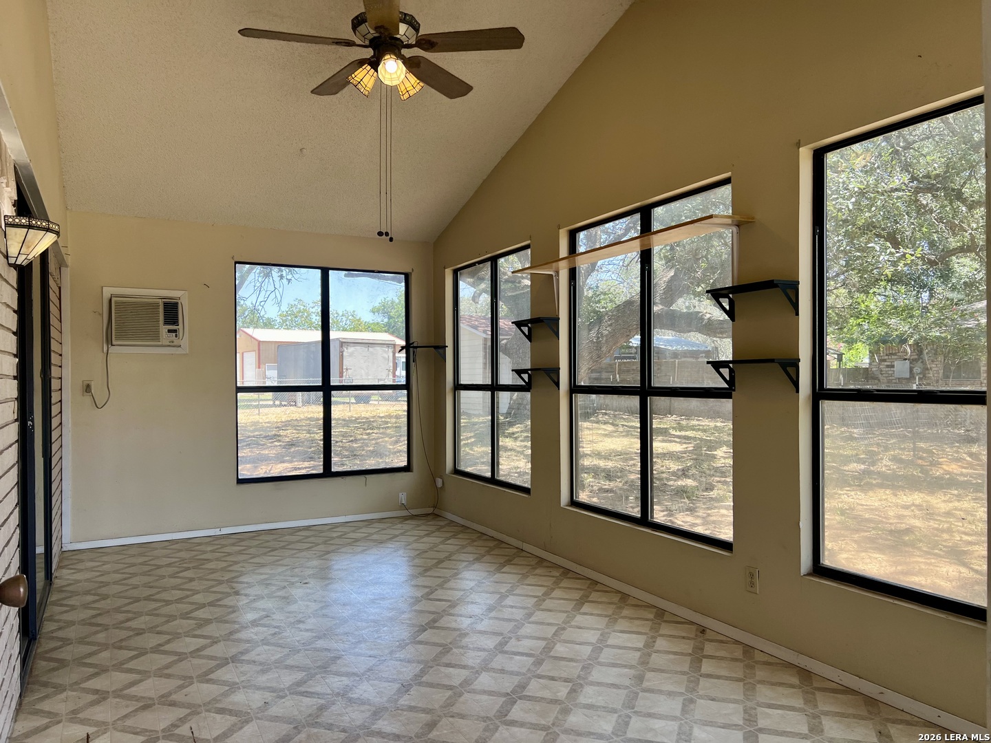 215 Lantana Lane Pleasanton TX 78064