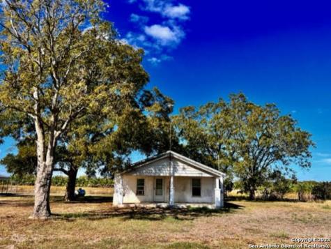 481 County Road 5702 Natalia TX 78059