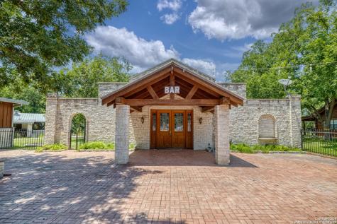 90 Johnny Seibert Lane Leakey TX 78873
