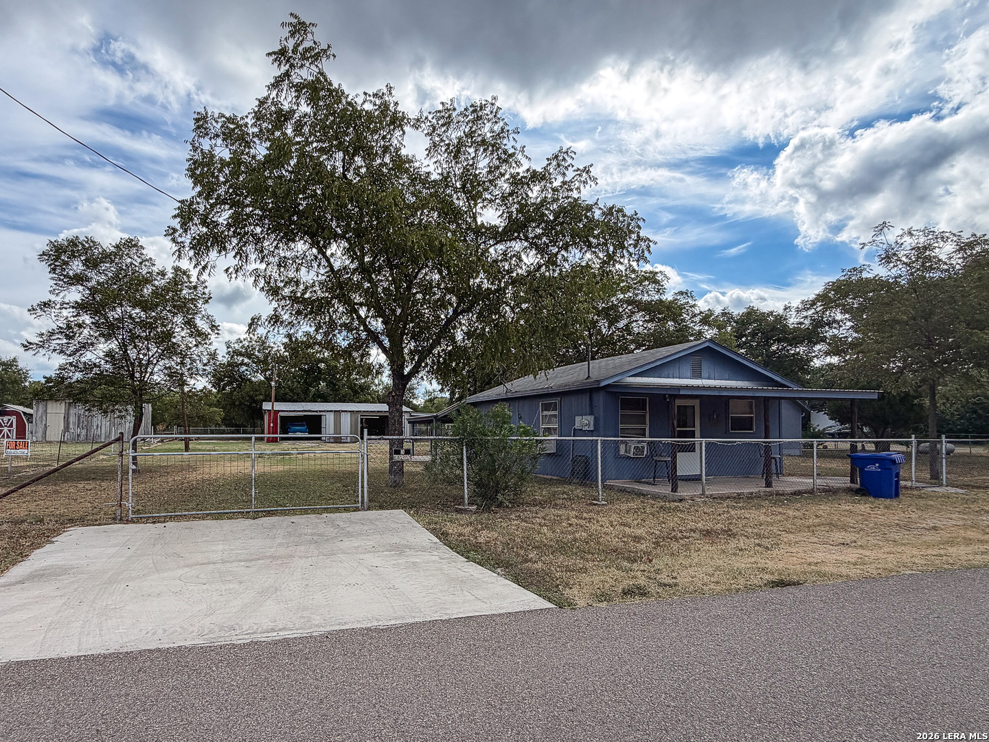 215 W W 3rd Street Camp Wood TX 78833