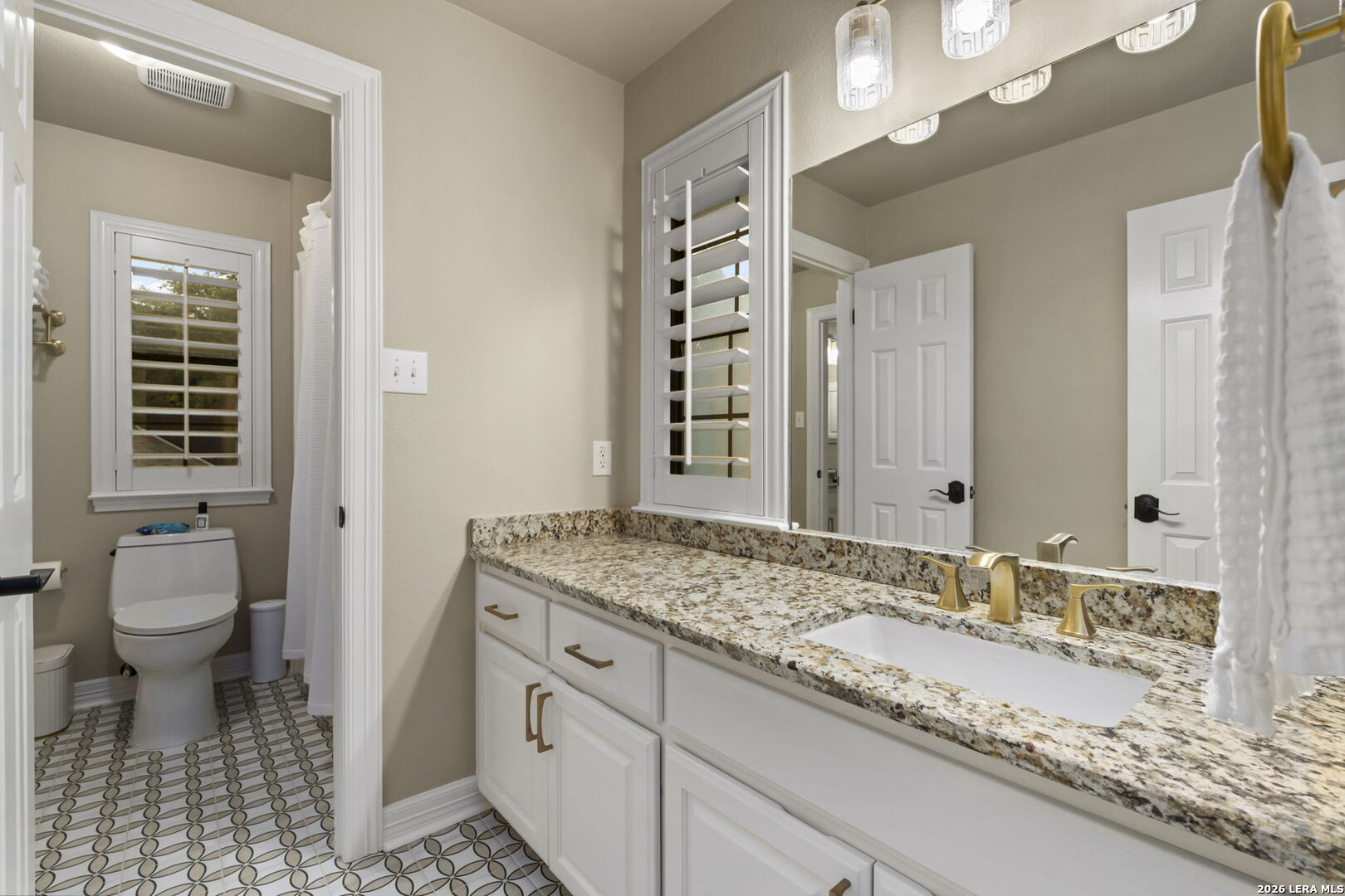 2302 Blackoak Bend San Antonio TX 78248