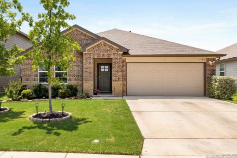 1320 Redwood Creek Seguin TX 78155