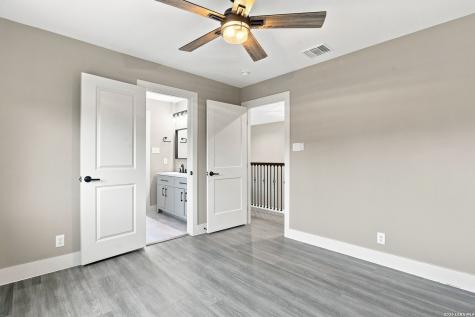 8511 Camp Verde Rio San Antonio TX 78255
