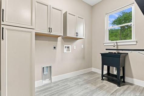 8511 Camp Verde Rio San Antonio TX 78255