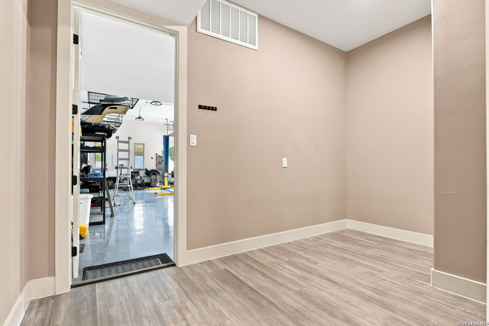 8511 Camp Verde Rio San Antonio TX 78255