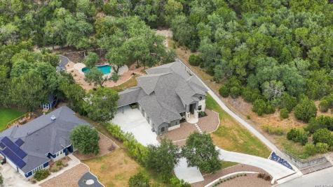 8511 Camp Verde Rio San Antonio TX 78255