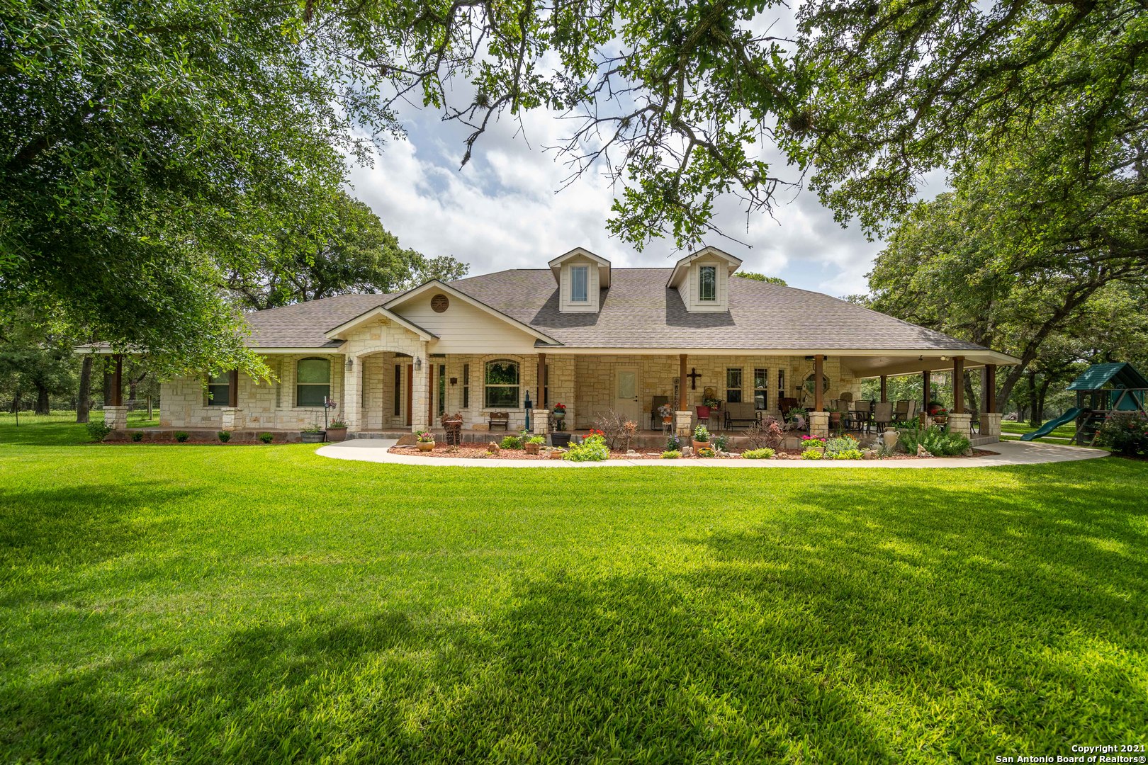 437 Littlehorn Lane Stockdale TX 78160