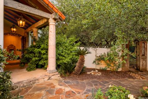 1726 Greystone Ridge San Antonio TX 78258