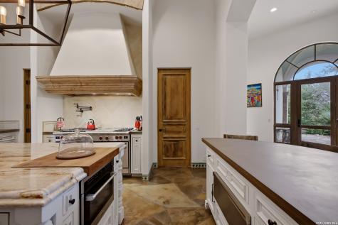 1726 Greystone Ridge San Antonio TX 78258