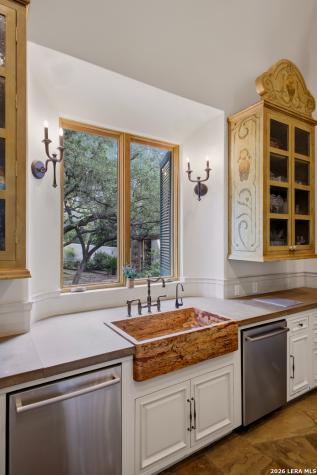 1726 Greystone Ridge San Antonio TX 78258