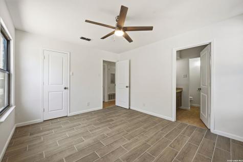 5167 Village Path San Antonio TX 78218