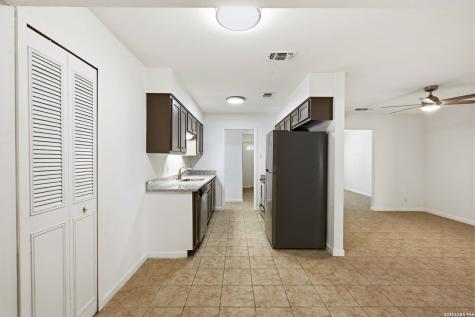 5167 Village Path San Antonio TX 78218