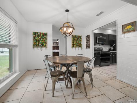 23 Sunrise Pleasanton TX 78064