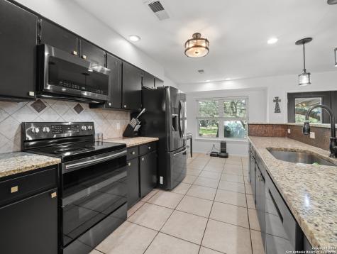 23 Sunrise Pleasanton TX 78064