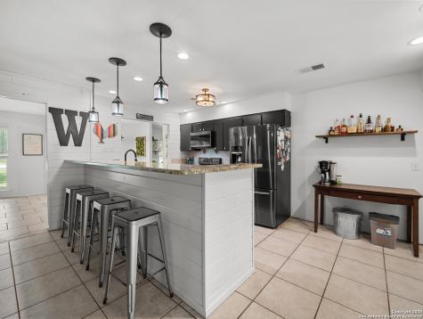 23 Sunrise Pleasanton TX 78064