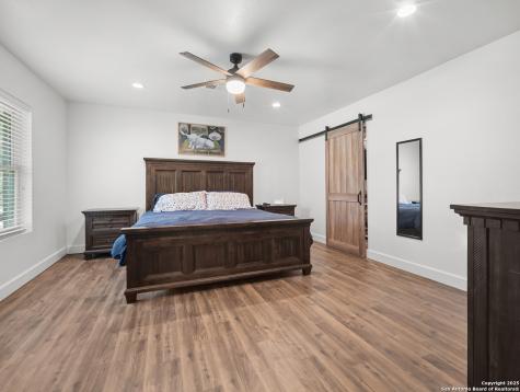 23 Sunrise Pleasanton TX 78064