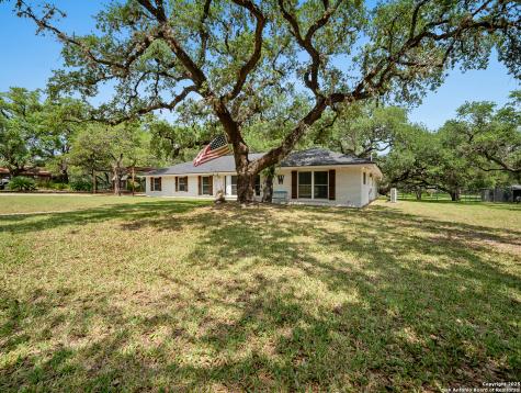 23 Sunrise Pleasanton TX 78064