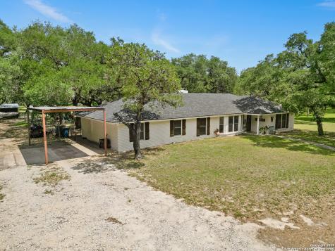 23 Sunrise Pleasanton TX 78064