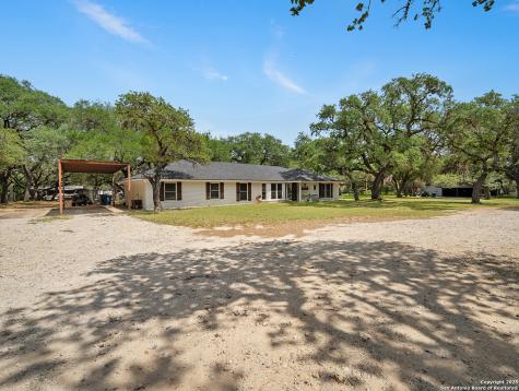 23 Sunrise Pleasanton TX 78064