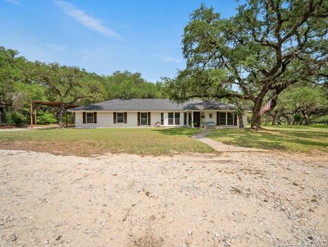 23 Sunrise Pleasanton TX 78064