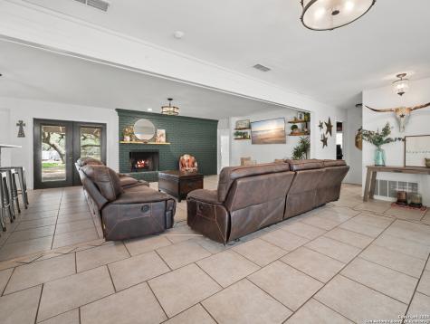 23 Sunrise Pleasanton TX 78064
