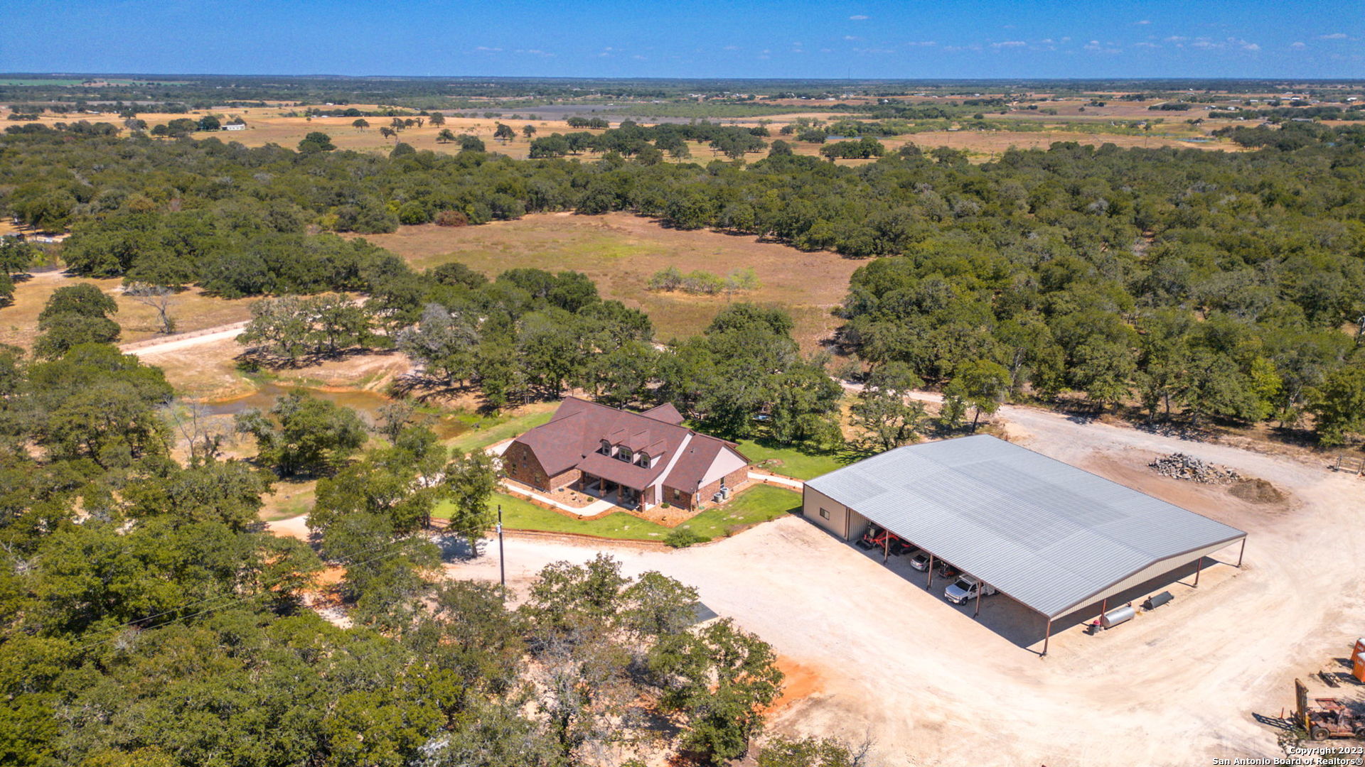 6142 County Road 307 La Vernia TX 78121