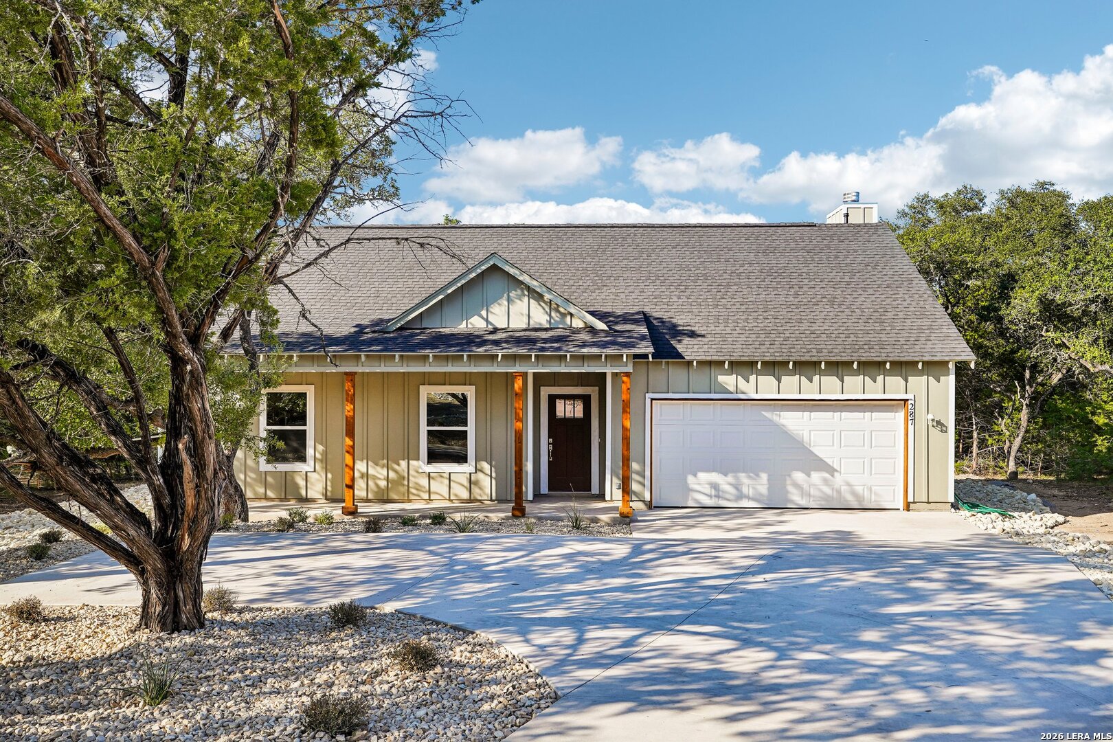287 Deer Oaks Drive Lakehills TX 78063