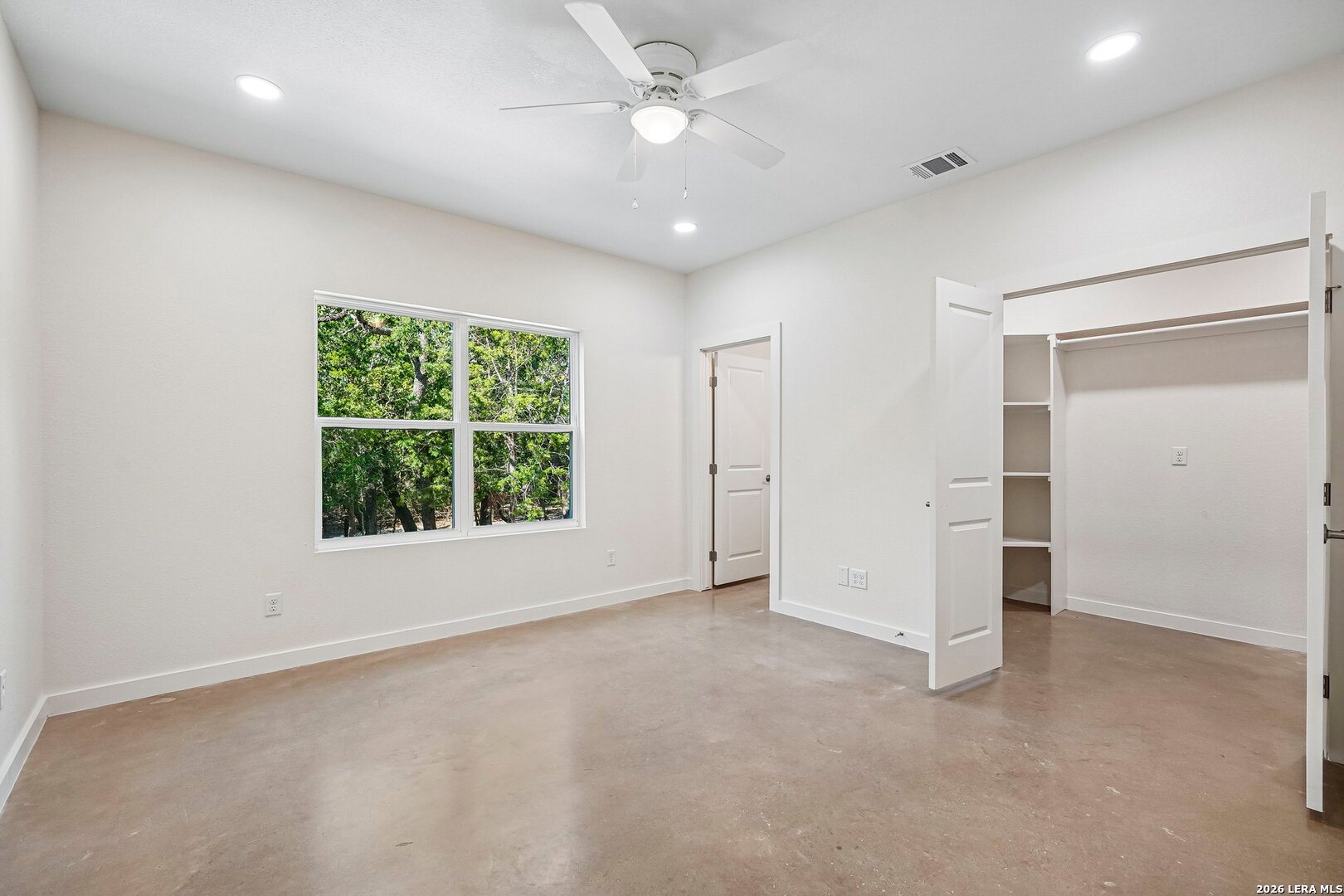 287 Deer Oaks Drive Lakehills TX 78063