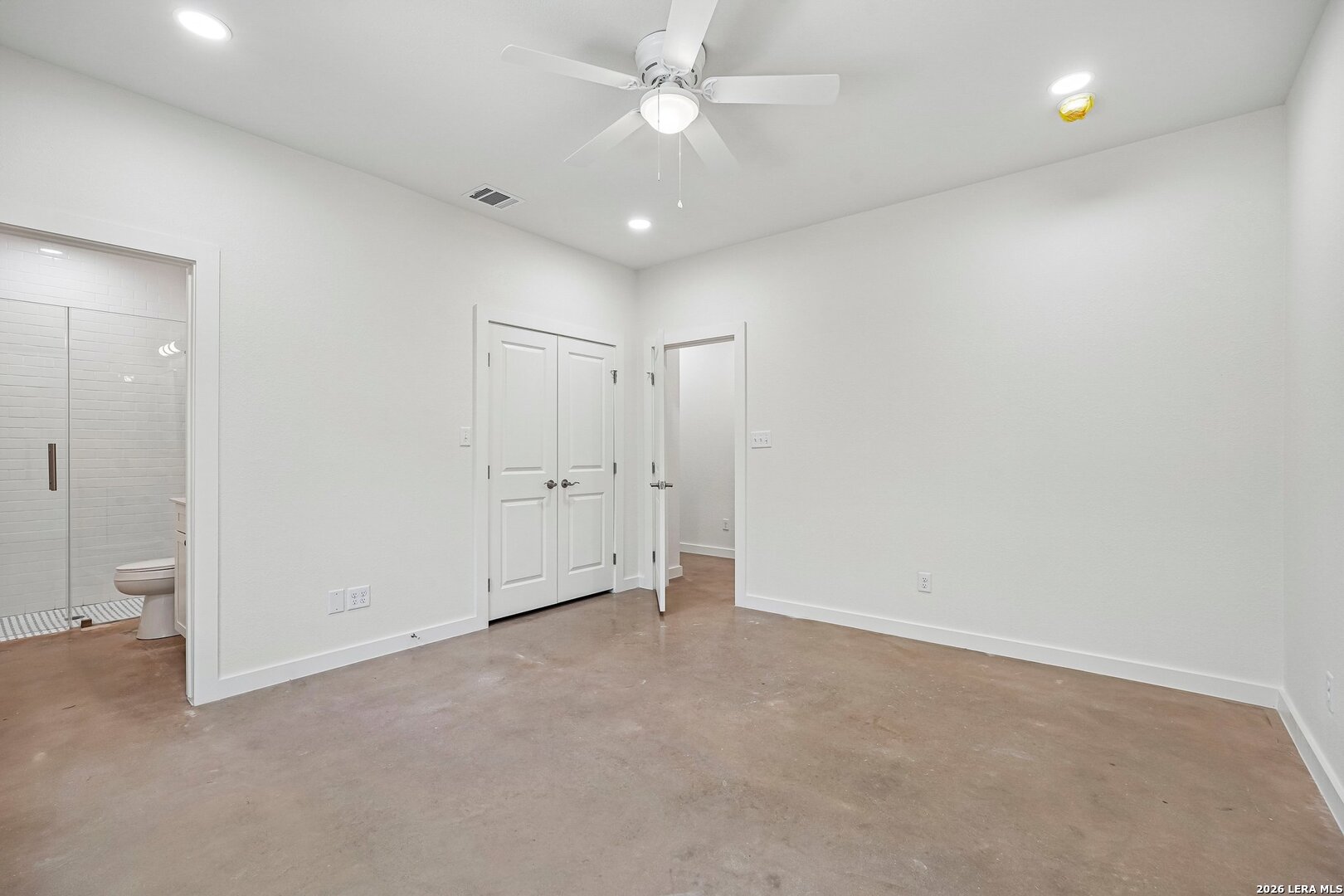 287 Deer Oaks Drive Lakehills TX 78063