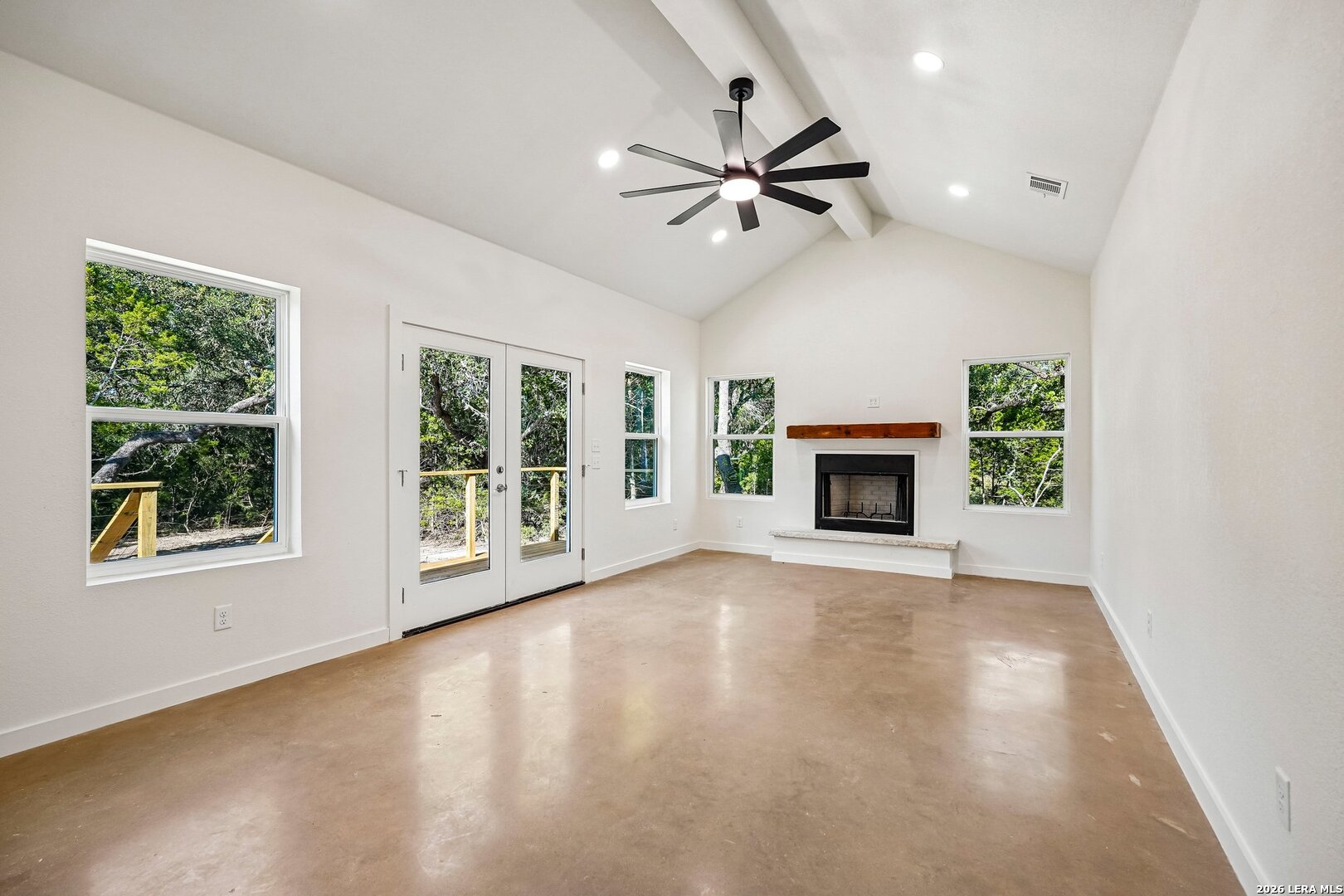 287 Deer Oaks Drive Lakehills TX 78063