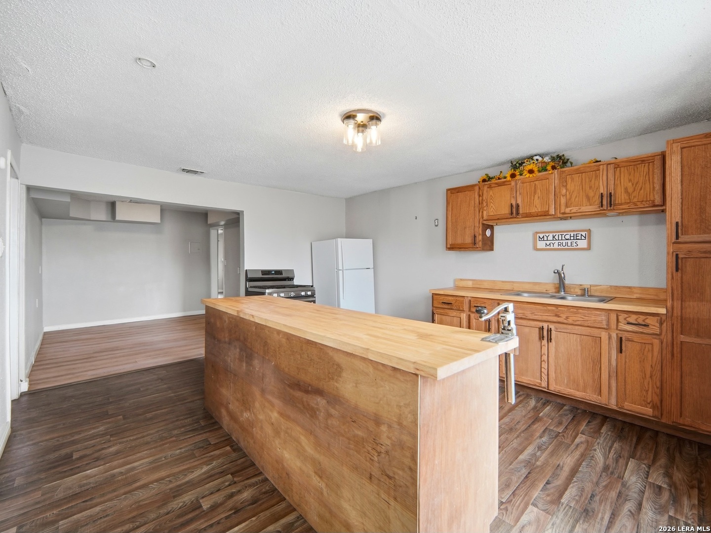 305 Toepperwein Road Converse TX 78109