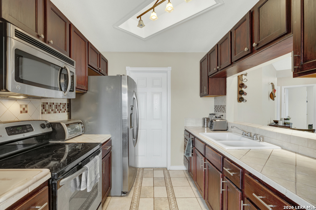 6111 Sinclair San Antonio TX 78222