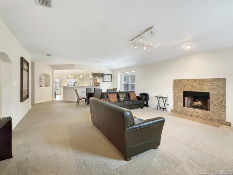 1123 Willow Knoll San Antonio TX 78258