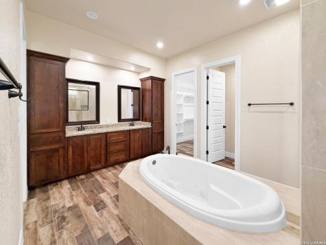 246 Cibolo Way La Vernia TX 78121