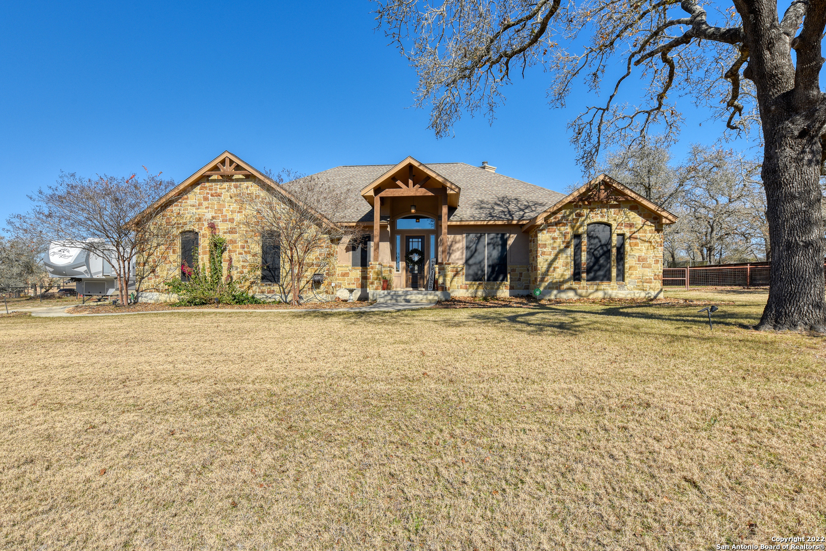 108 W Eden Valley Adkins TX 78101