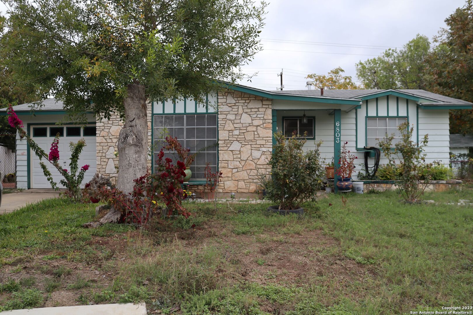 6803 Woodflame Court San Antonio TX 78227