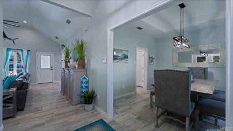 303 Square Rigger Rockport TX 78382