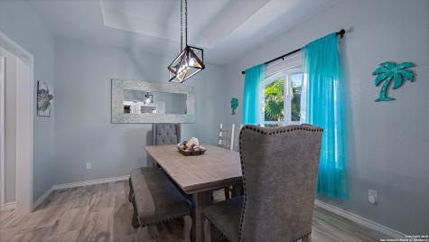 303 Square Rigger Rockport TX 78382