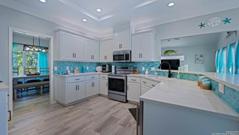 303 Square Rigger Rockport TX 78382