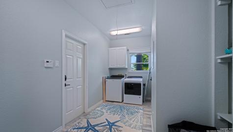 303 Square Rigger Rockport TX 78382