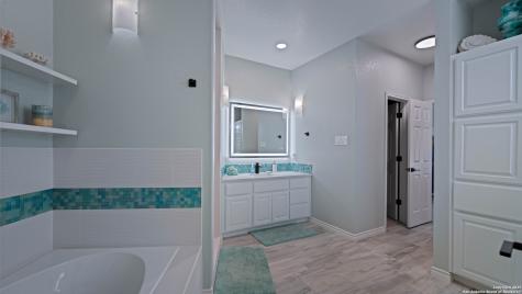 303 Square Rigger Rockport TX 78382
