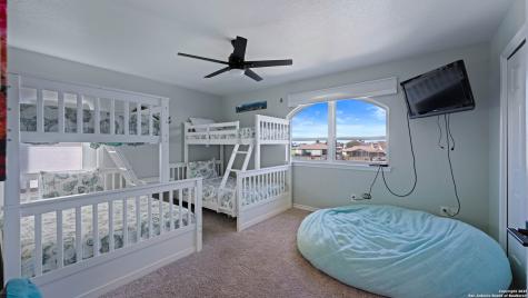 303 Square Rigger Rockport TX 78382