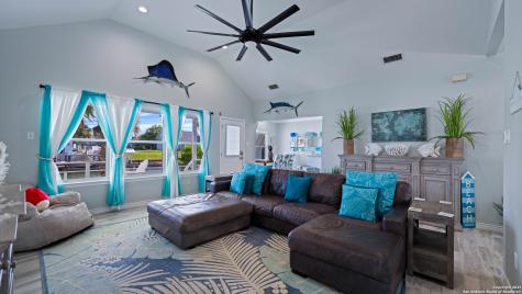 303 Square Rigger Rockport TX 78382