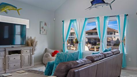303 Square Rigger Rockport TX 78382